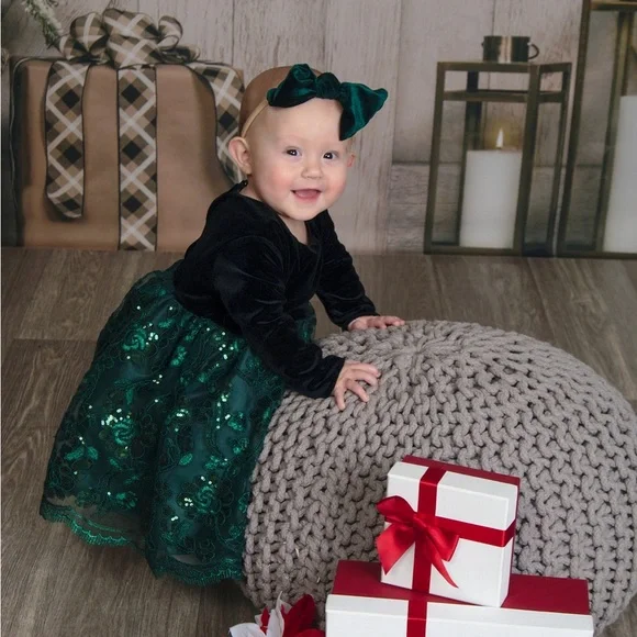 Baby Girl Formal Black Velvet & Emerald Dress with Bow - Picture 4 of 5
